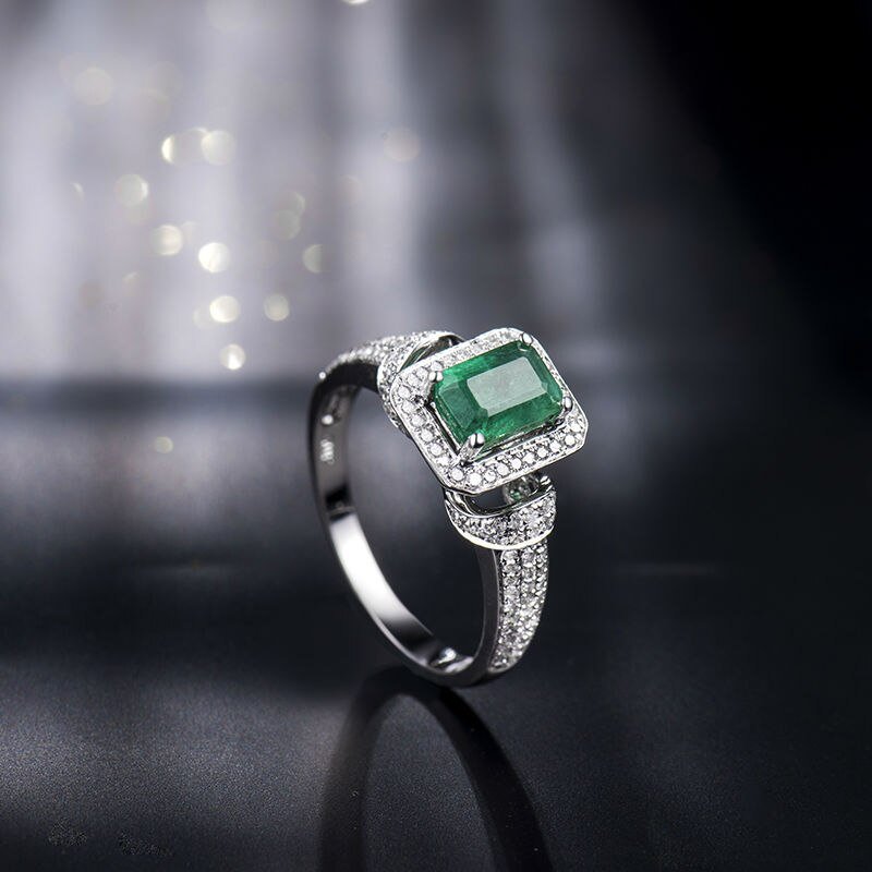 14Kt Gold Diamond 1.25 ct Emerald Ring