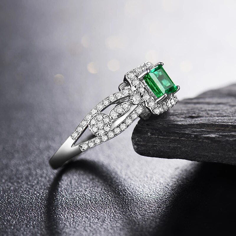 14Kt Gold Diamond 4.30 ct Emerald Ring