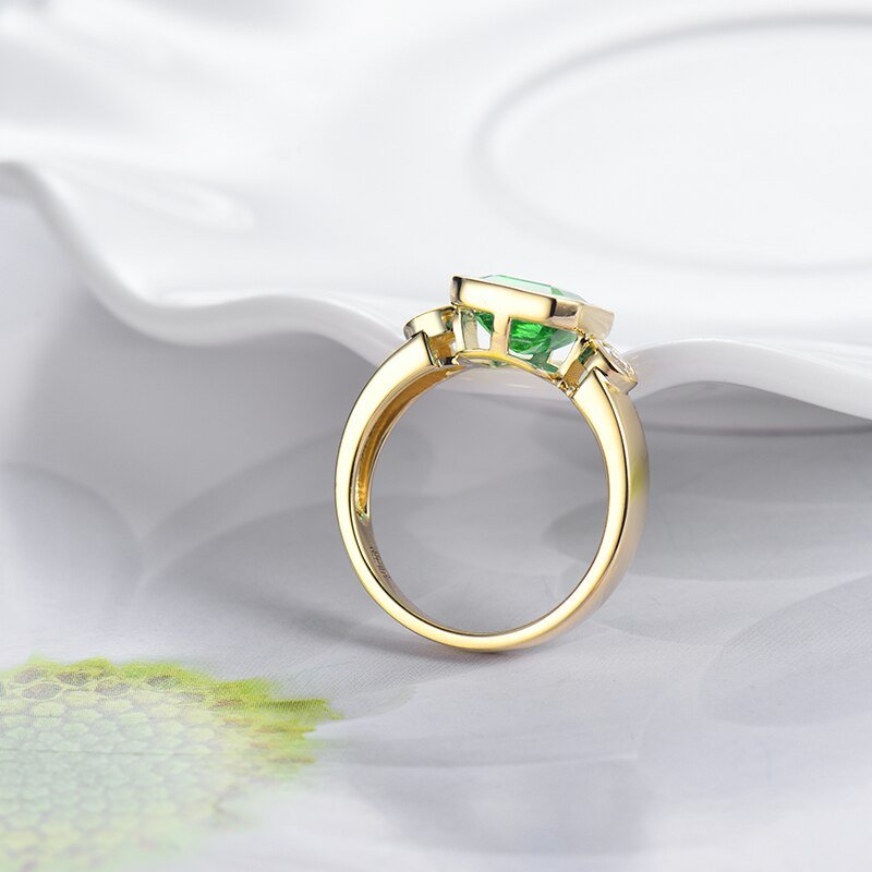 14Kt Gold Natural Diamond & 1.84 ct Emerald Ring
