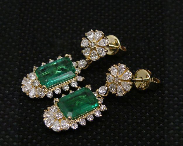 14Kt Yellow Gold 2.66ct Emerald Earrings with Diamonds