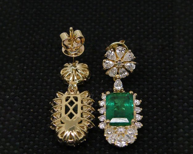 14Kt Yellow Gold 2.66ct Emerald Earrings with Diamonds