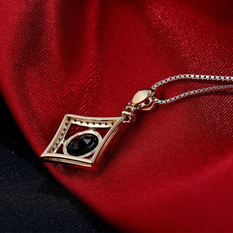 14Kt Yellow Gold Diamond 1.30 ct Emerald Pendant