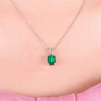 18K White Gold 1.60ct Emerald Pendant with Natural Diamond