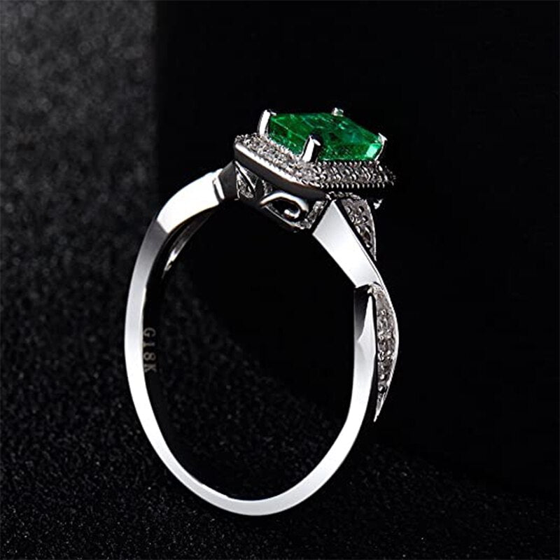 18Kt Gold Diamond 0.65 ct Emerald Ring