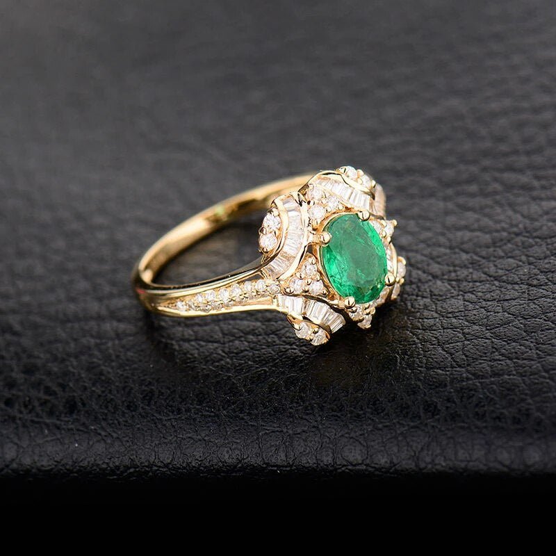 18Kt Gold Natural Diamond & 0.59ct Emerald Ring