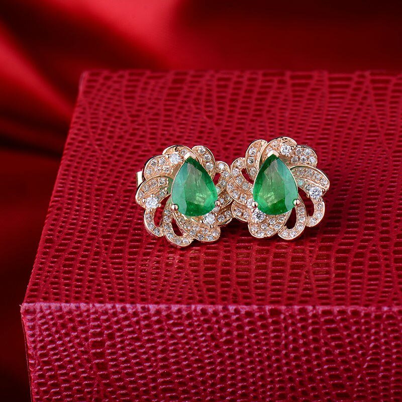 18Kt Rose Gold 1.68 ct Emerald Earrings with Diamonds