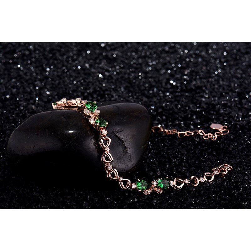 18kt Rose Gold Bracelet with Tsavorite & Diamonds – Pear Cut