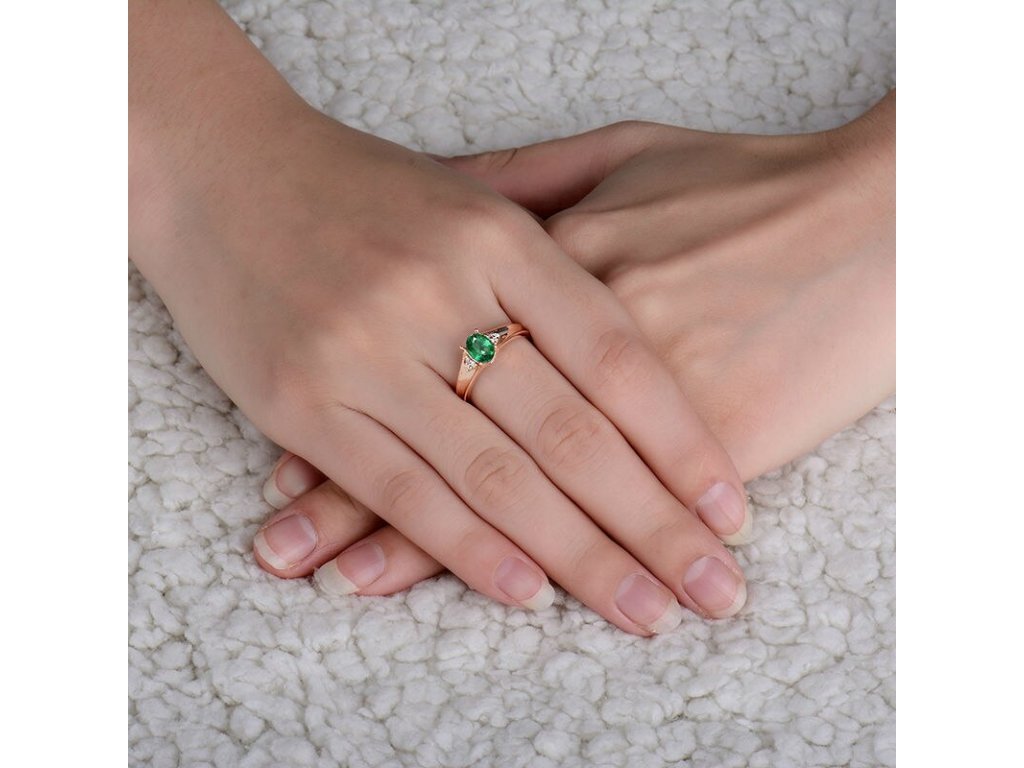 18Kt Rose Gold Diamond 0.55ct Emerald Ring