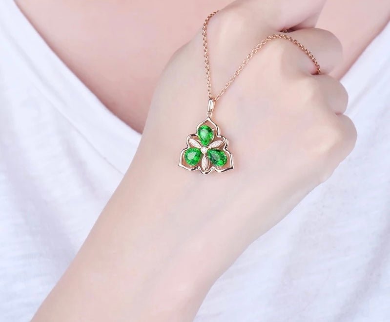 18Kt Rose Gold Diamond 1.09 ct Tsavorite Pendant