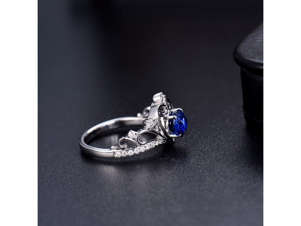 18Kt White Gold 0.80ct Sapphire Ring with Natural Diamonds