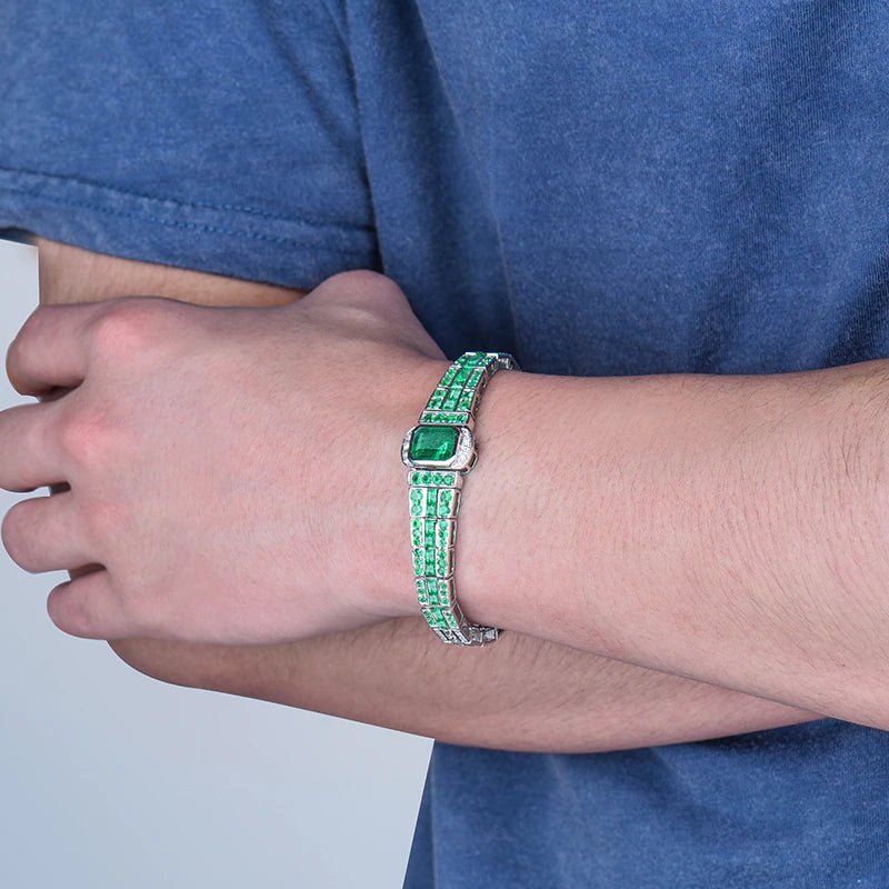 18Kt White Gold 10.82 ct Emerald Bracelet with Natural Diamond (Unisex)