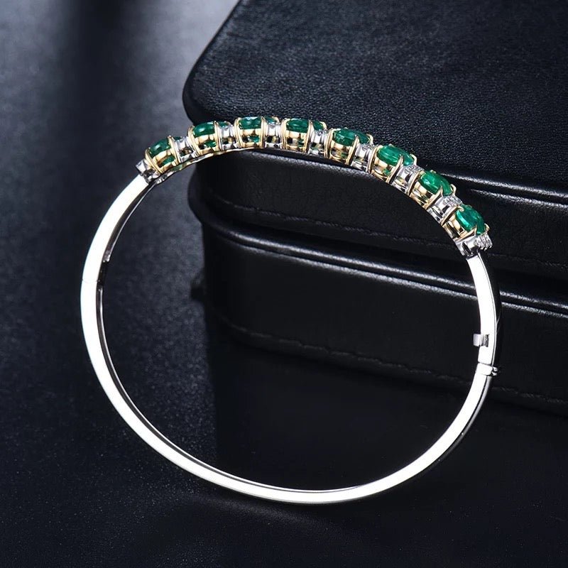 18Kt White Gold 5.86 ct Emerald Bracelet with Diamonds