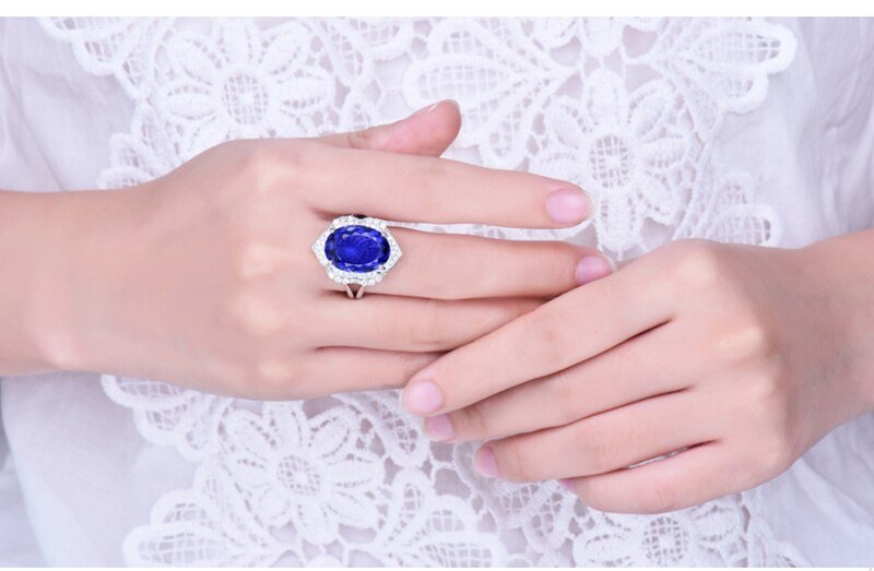 18Kt White Gold 8.45ct Tanzanite Ring with Diamonds