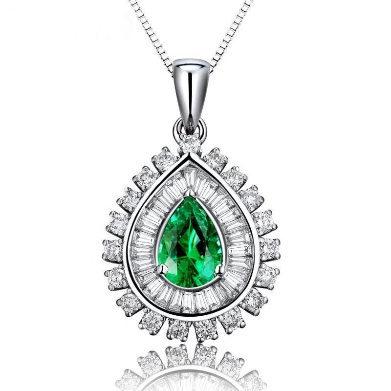 18Kt White Gold Diamond 1.06 ct Emerald Pendant