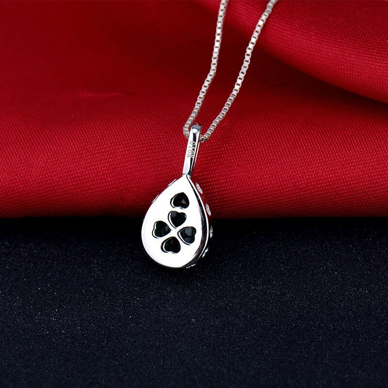 18kt White Gold Diamond 2.02 ct Emerald Pendant