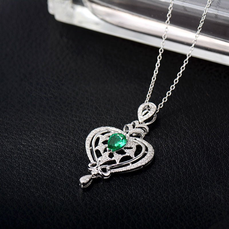 18Kt White Gold Diamonds 0.78 ct Emerald Pendants