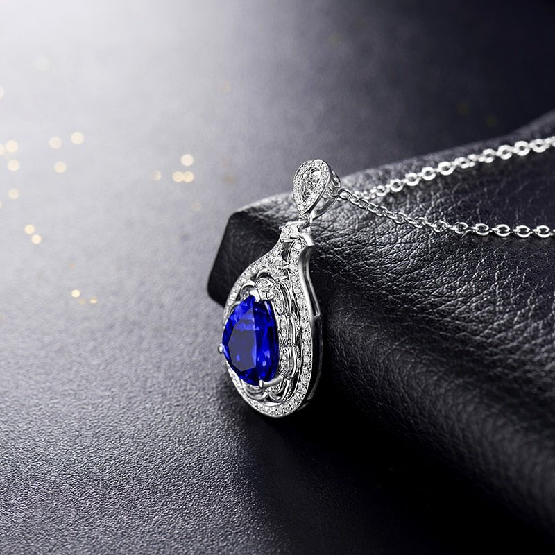 18Kt White Gold Diamonds 3.13 ct Tanzanite Pendants