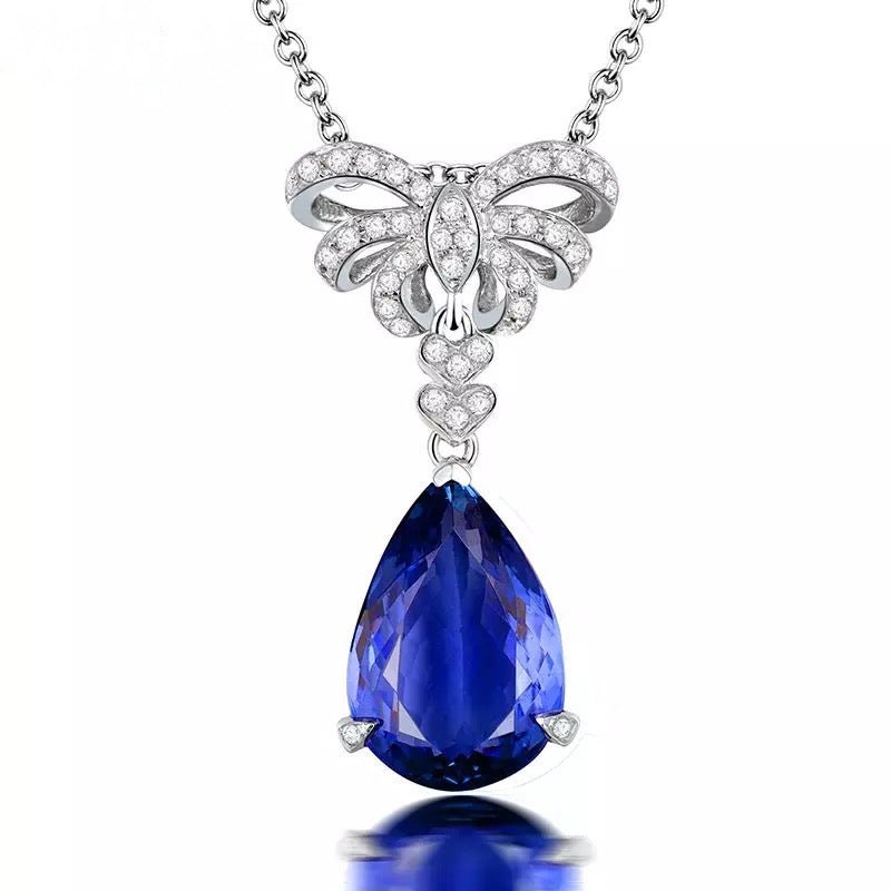 18Kt White Gold Diamonds 4.10 ct Tanzanite Pendants