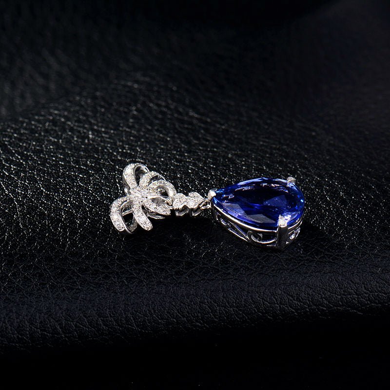 18Kt White Gold Diamonds 4.10 ct Tanzanite Pendants