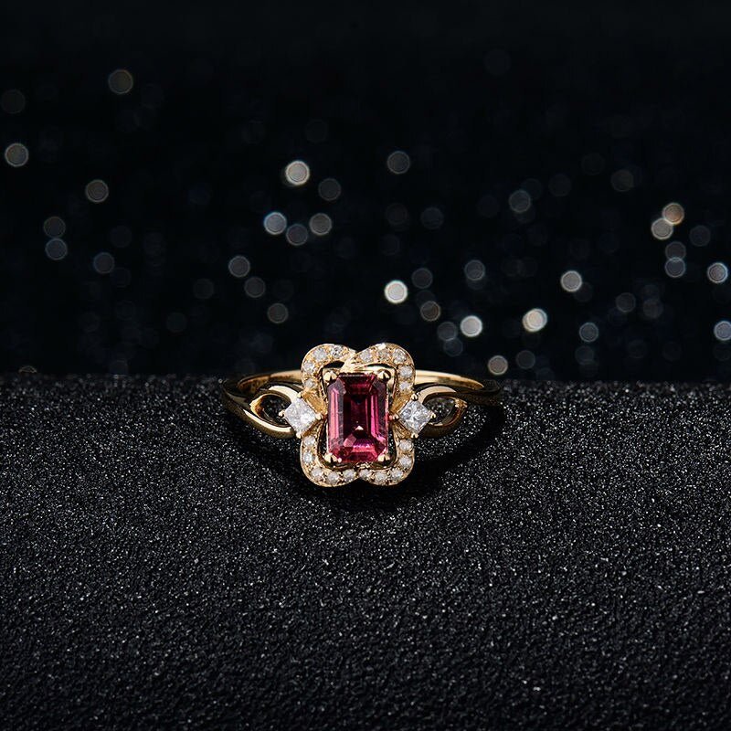 18kt Yellow Gold & 0.55 ct Tourmaline Ring