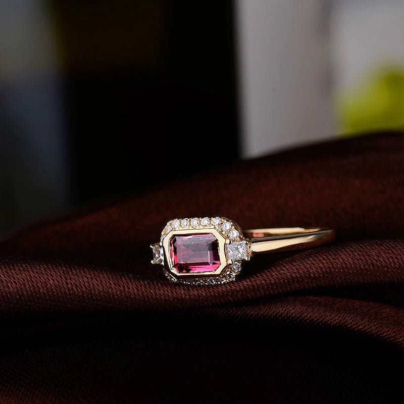 18kt Yellow Gold & 0.93 ct Tourmaline Ring