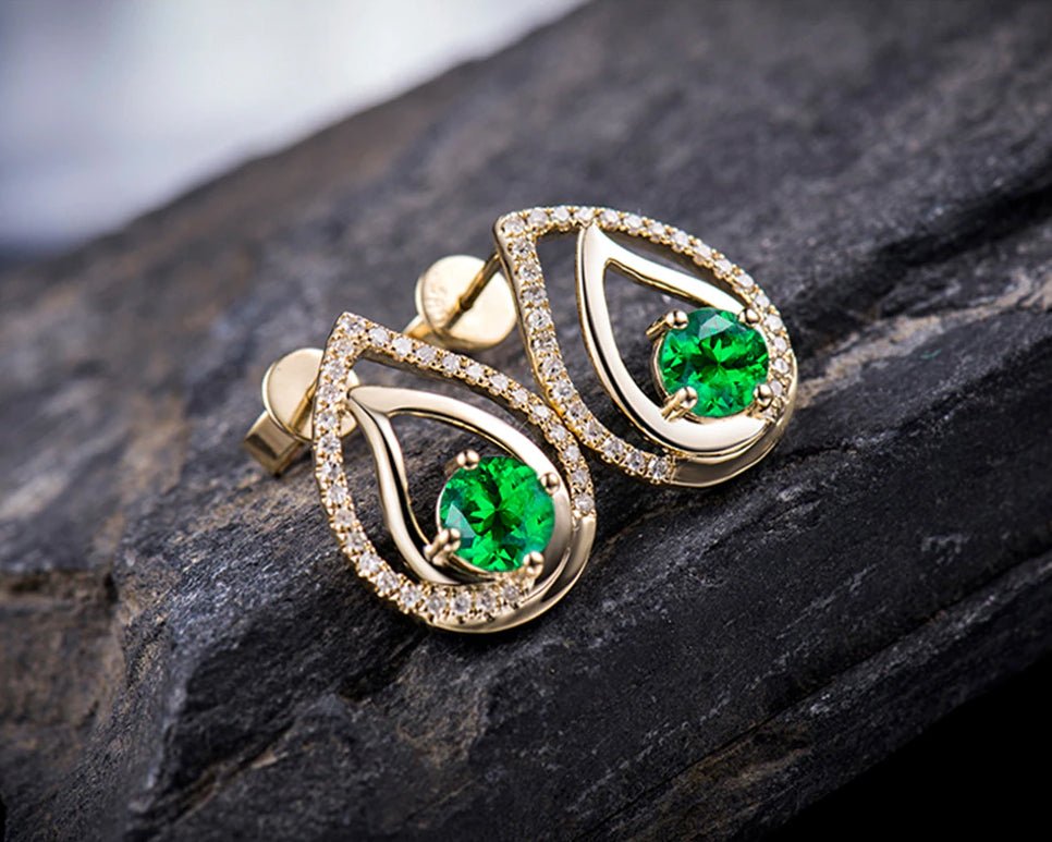 18Kt Yellow Gold 1.25ct Tsavorite Earrings with Diamond
