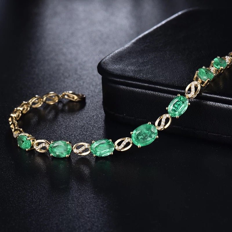 18Kt Yellow Gold 5.185 ct Emerald Bracelet with Diamonds (Unisex)