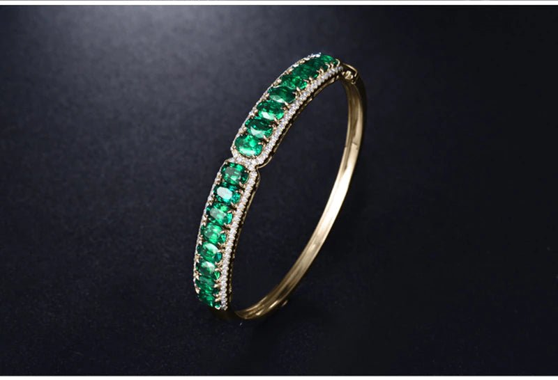 18Kt Yellow Gold 8.00 ct Emerald Bracelet with Natural Diamond