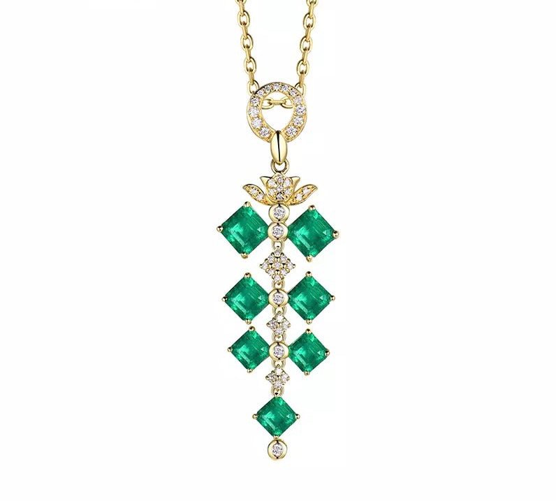 18Kt Yellow Gold Diamond & 4.40 ct Emerald Pendant