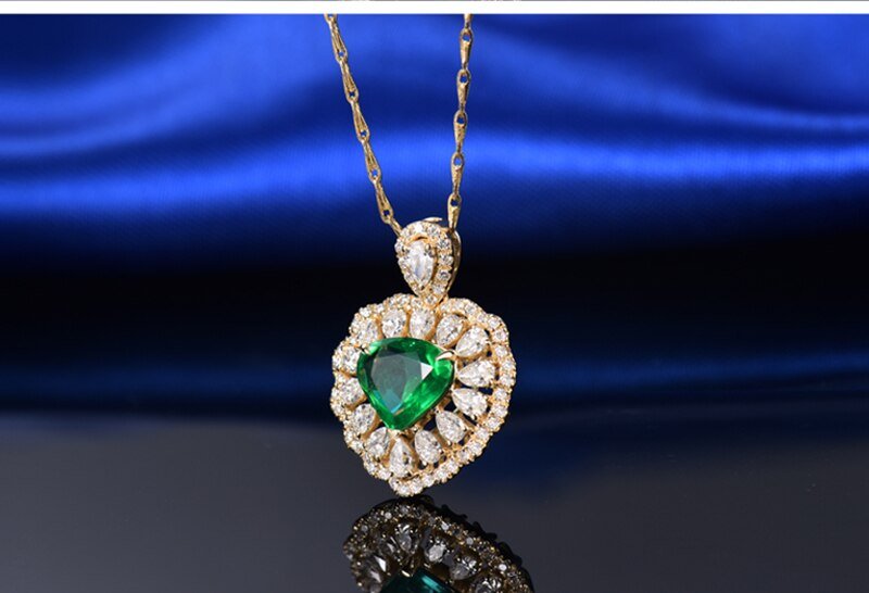 18Kt Yellow Gold Diamonds 1.71 ct Emerald Pendant