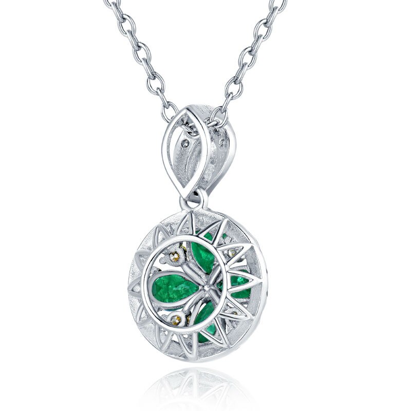 18kt White Gold 0.69 ct Emerald Pendant