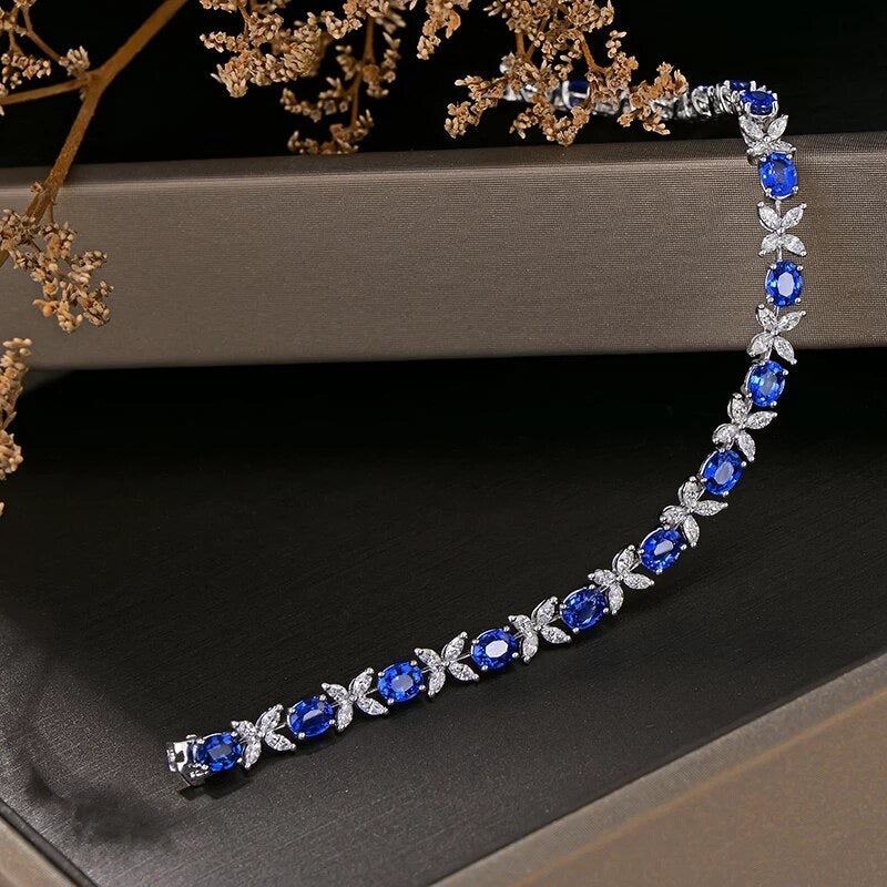Náramek ze 18kt bílého zlata s 6,97 ct safírem a diamanty