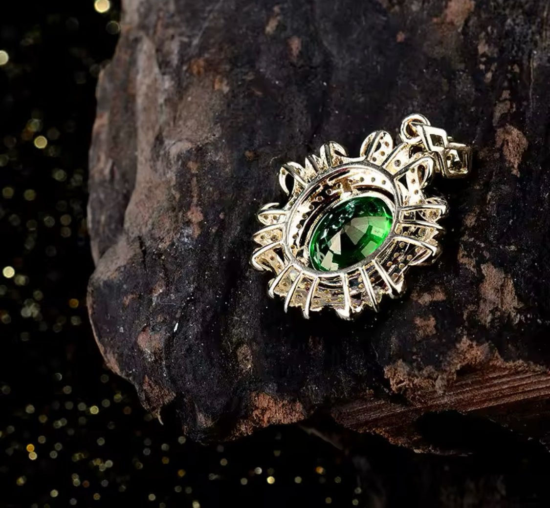 14 Kt Yellow Gold Diamond 2.39 ct Emerald Pendant