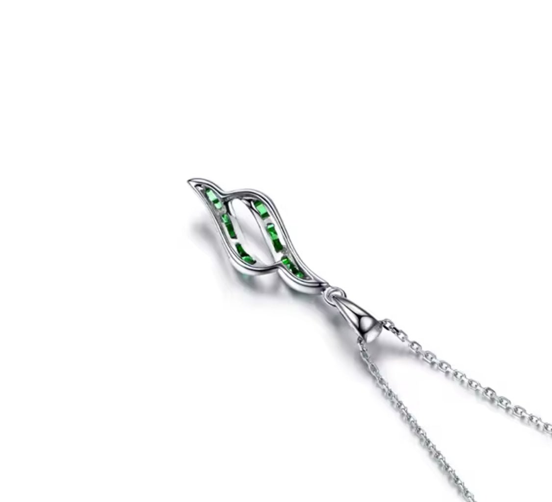 14Kt White Gold 0.40 ct Emerald Pendant