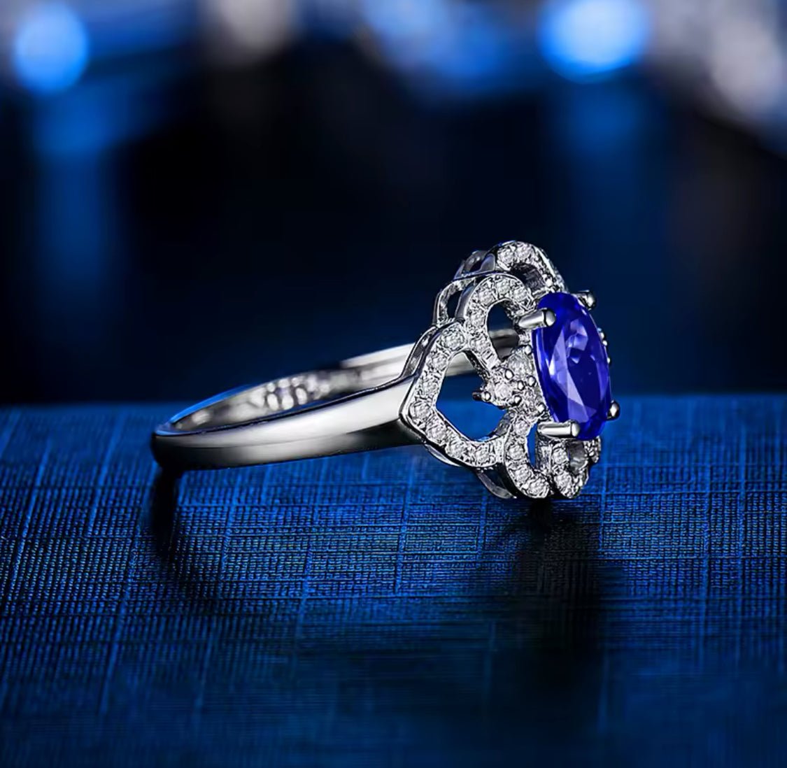 14Kt White Gold 0.60 ct Tanzanite Ring with Diamonds