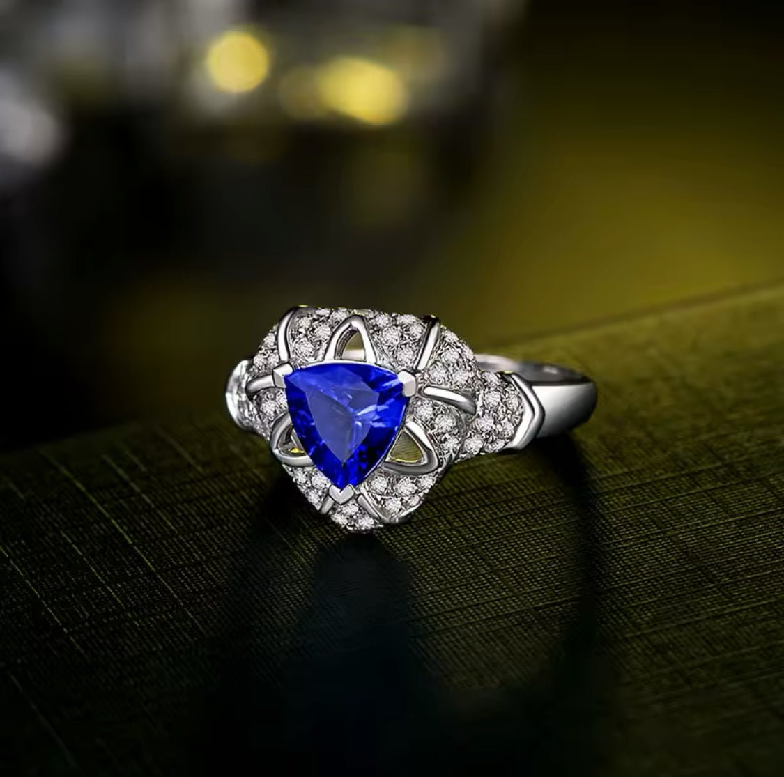 14Kt White Gold 0.86 ct Tanzanite Ring with Diamonds