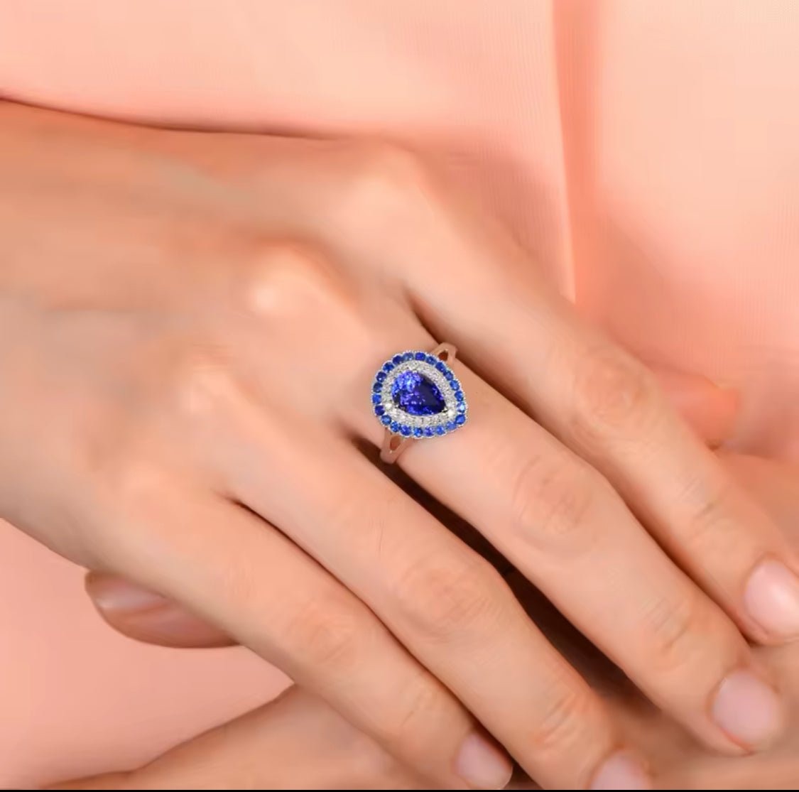 14Kt White Gold 1.03 ct Tanzanite Ring with Diamonds (Unisex)