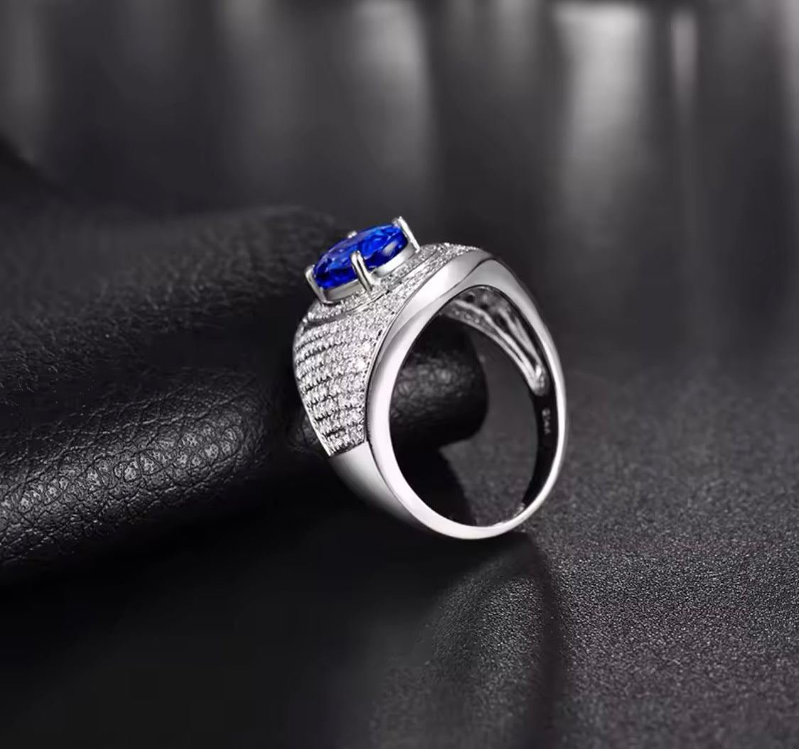 14Kt White Gold 2.60 ct Sapphire Ring with Natural Diamonds (Unisex)