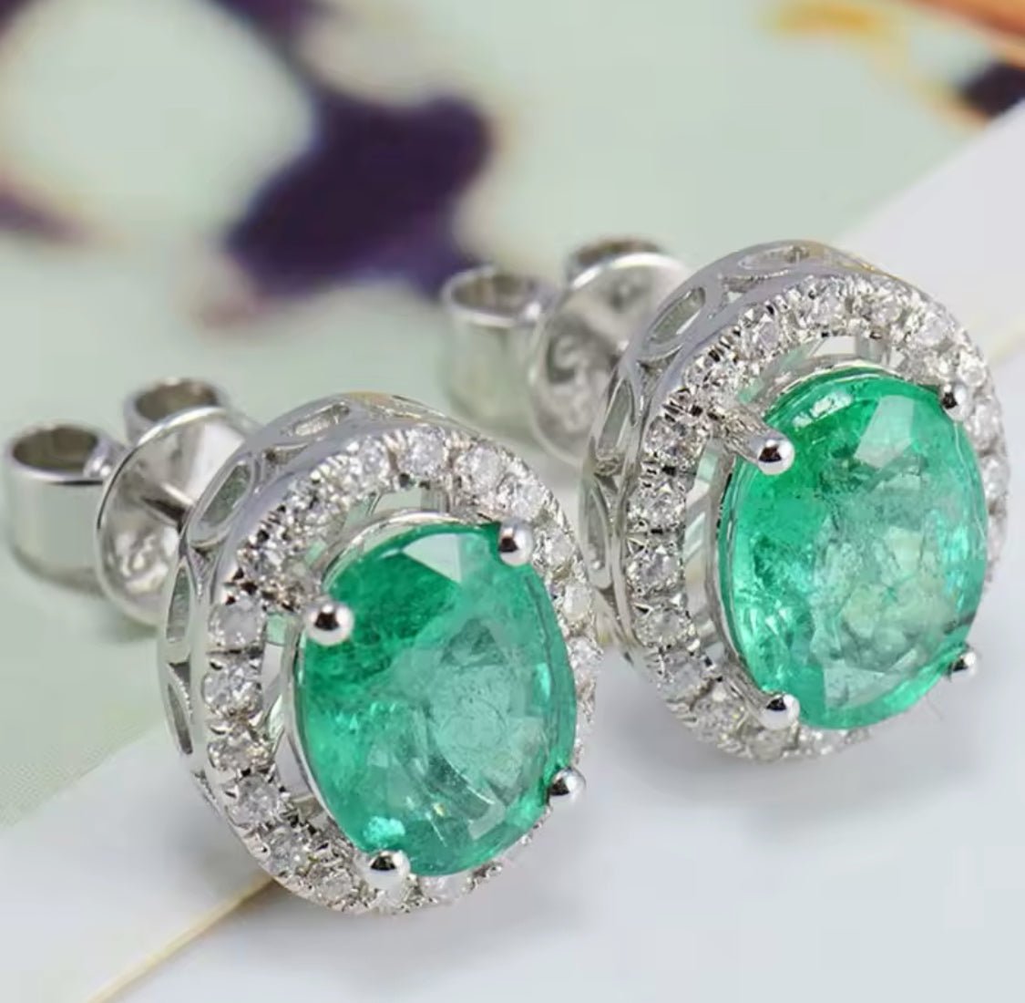 14Kt White Gold 2.77 ct Emerald Earrings with Diamonds