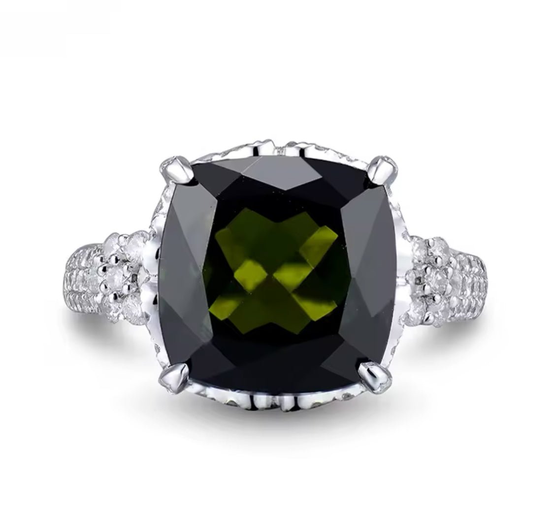 14kt White Gold Diamond 7.30 ct Green Tourmaline Ring