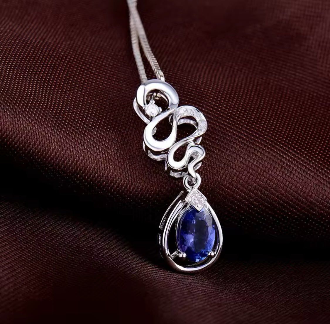14Kt White Gold Diamonds 0.66 ct Tanzanite Pendants