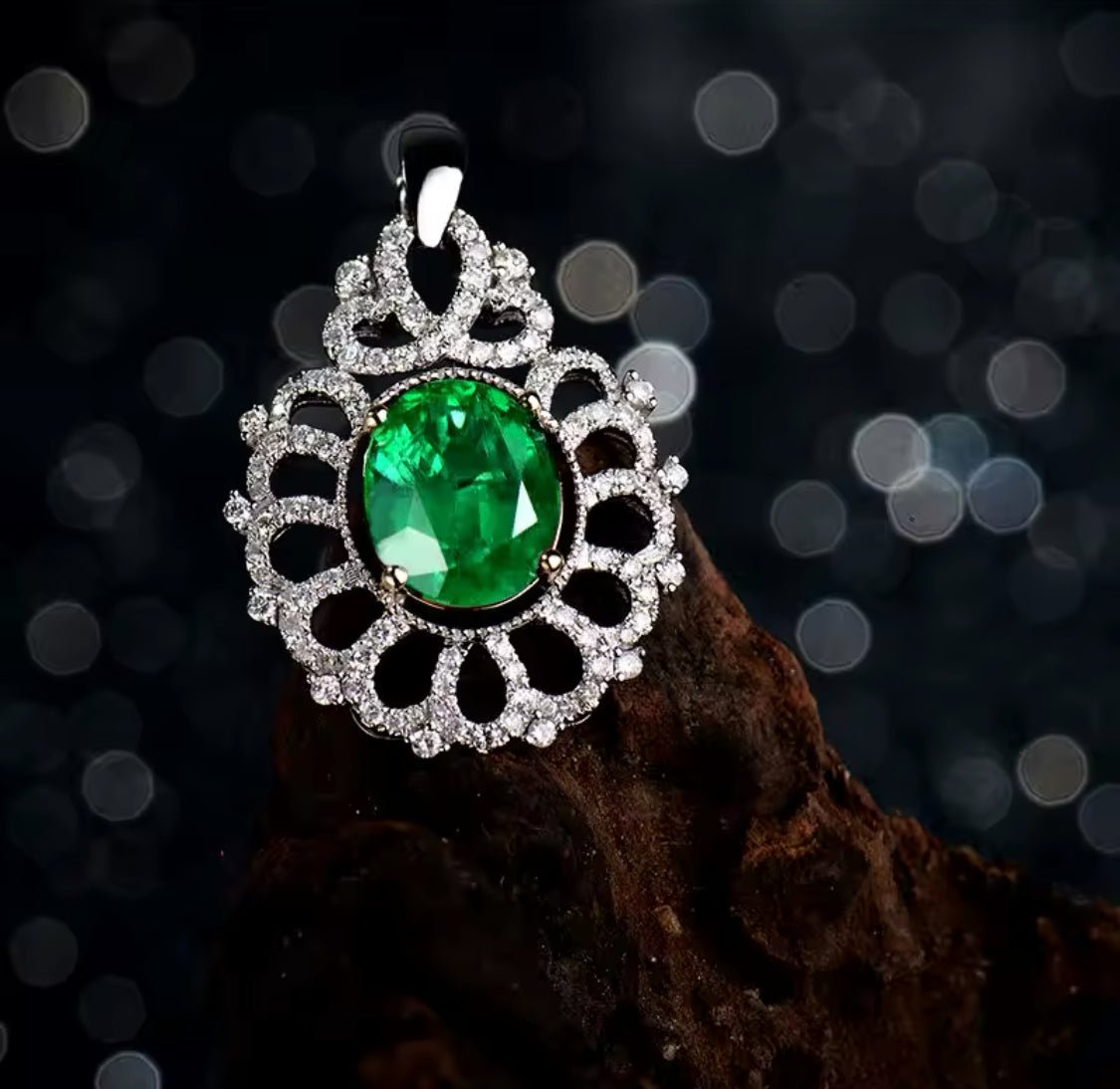 14Kt White Gold Diamonds 2.42 ct Emerald Pendant