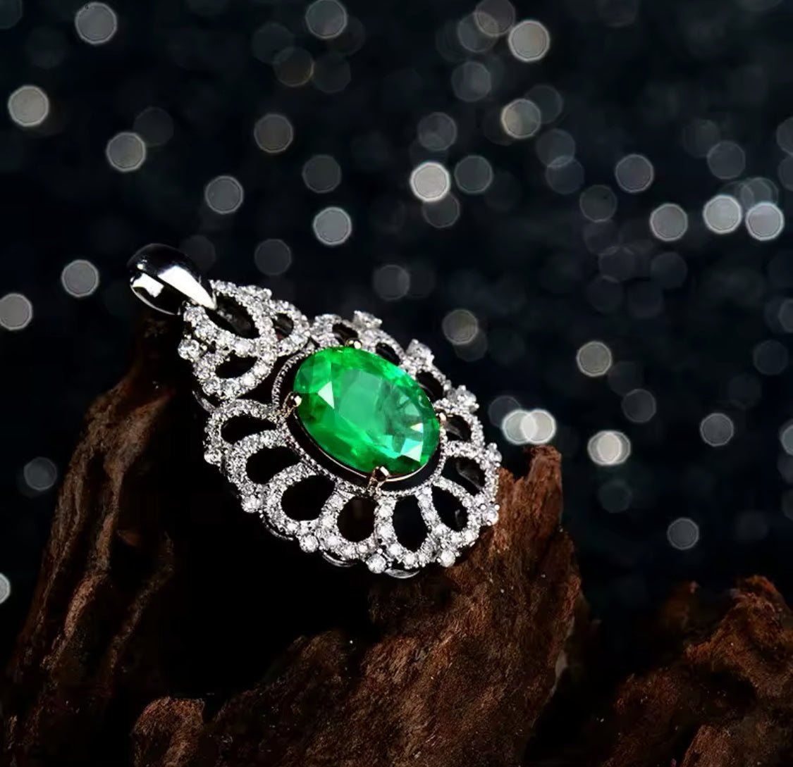 14Kt White Gold Diamonds 2.42 ct Emerald Pendant