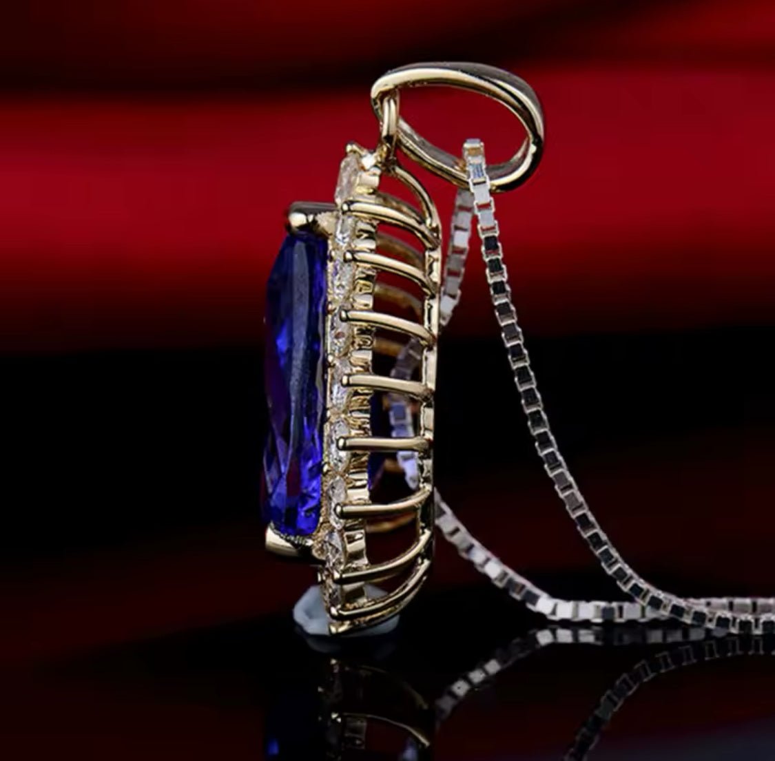 14Kt Yellow Gold Diamond 3.60 ct Tanzanite Pendant