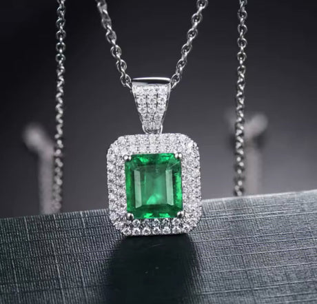 18K White Gold 2.40 ct Emerald Pendant with Natural Diamond