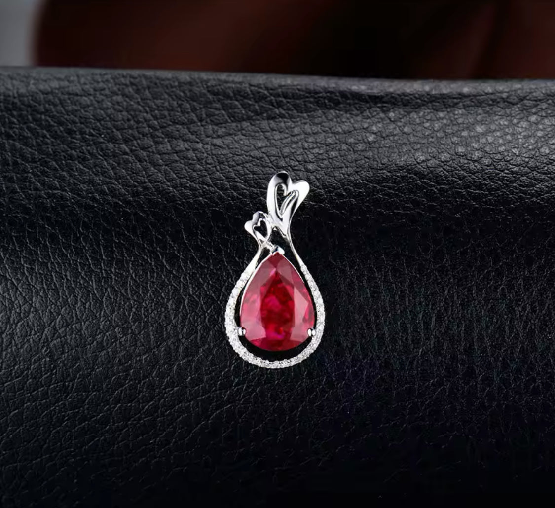 18K White Gold 5.30 ct Ruby Pendant with Natural Diamond