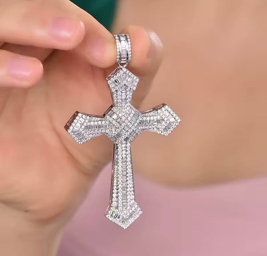 18K White Gold Diamond Cross Unisex Pendant 4.83ct – Luxury Fine Jewelry