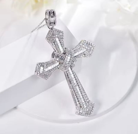 18K White Gold Diamond Cross Unisex Pendant 4.83ct – Luxury Fine Jewelry