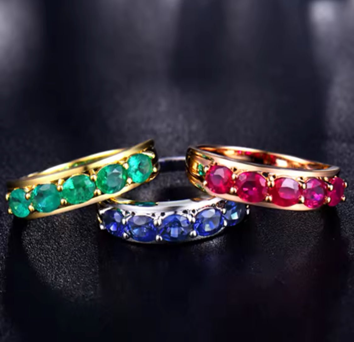 18Kt Gold Natural 0.90 ct Emerald Ring (Unisex)