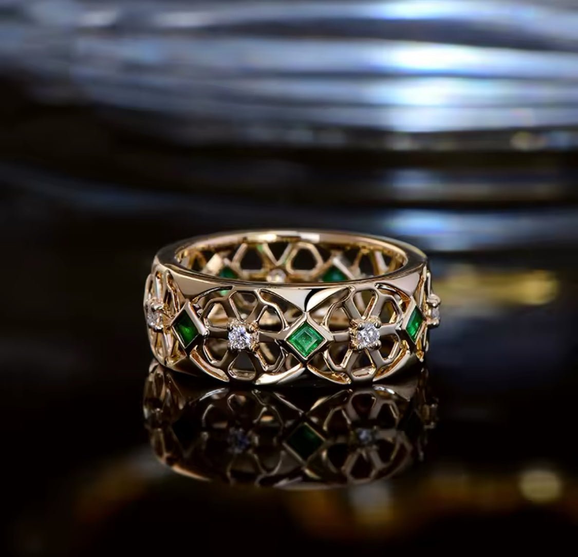 18Kt Gold Natural Diamond 0.37 ct Emerald Ring (Unisex)